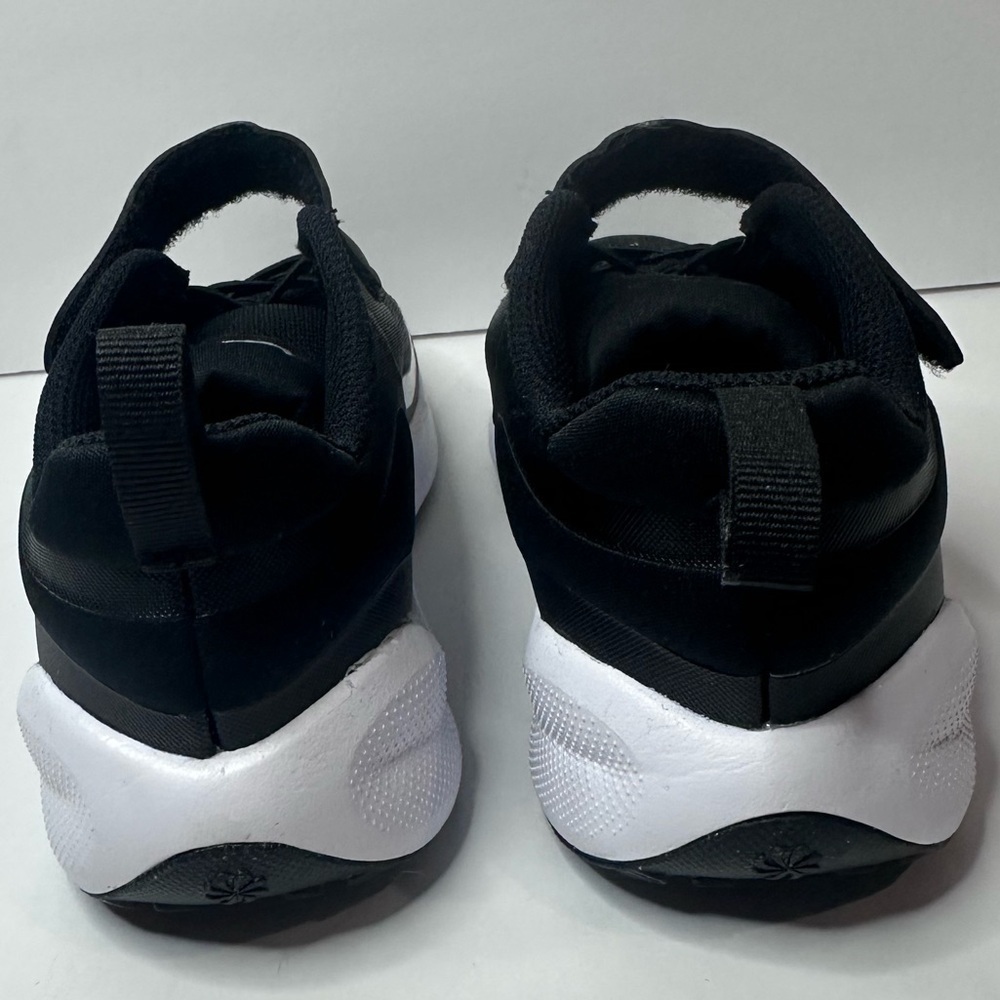 Nike Black and White Sneakers with Velcro Strap - Picture 5 of 8